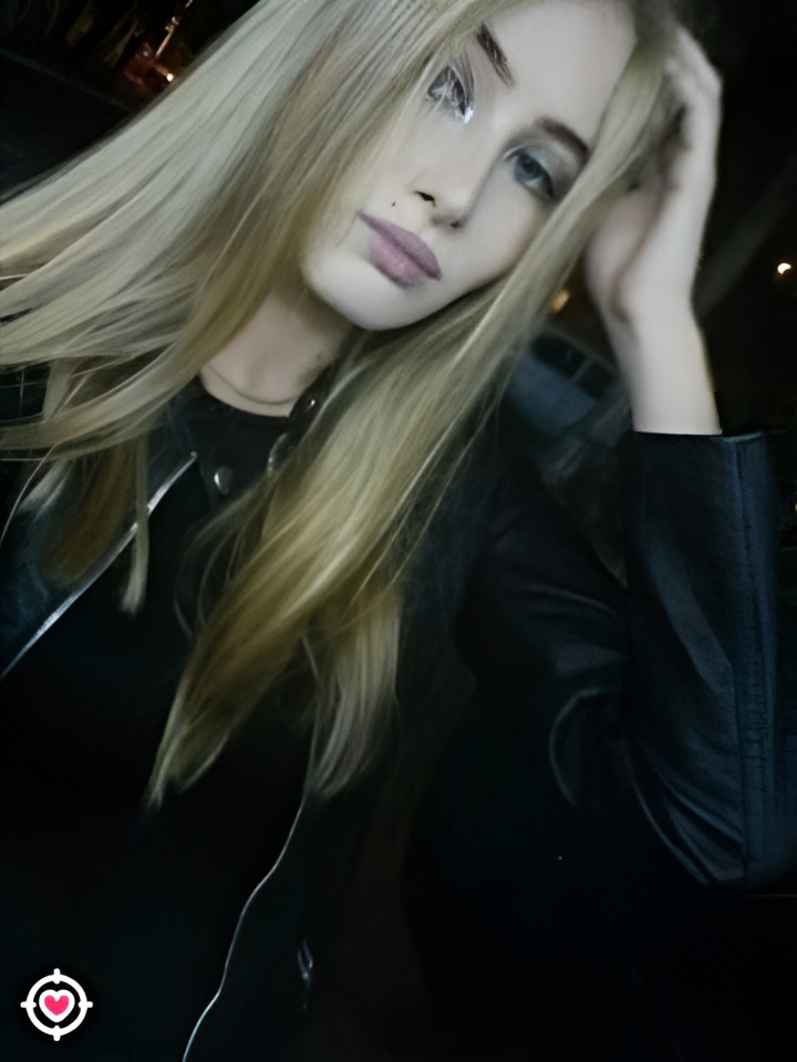 Олечка привлекальеная девушка из Макеевки цена от 2000 руб