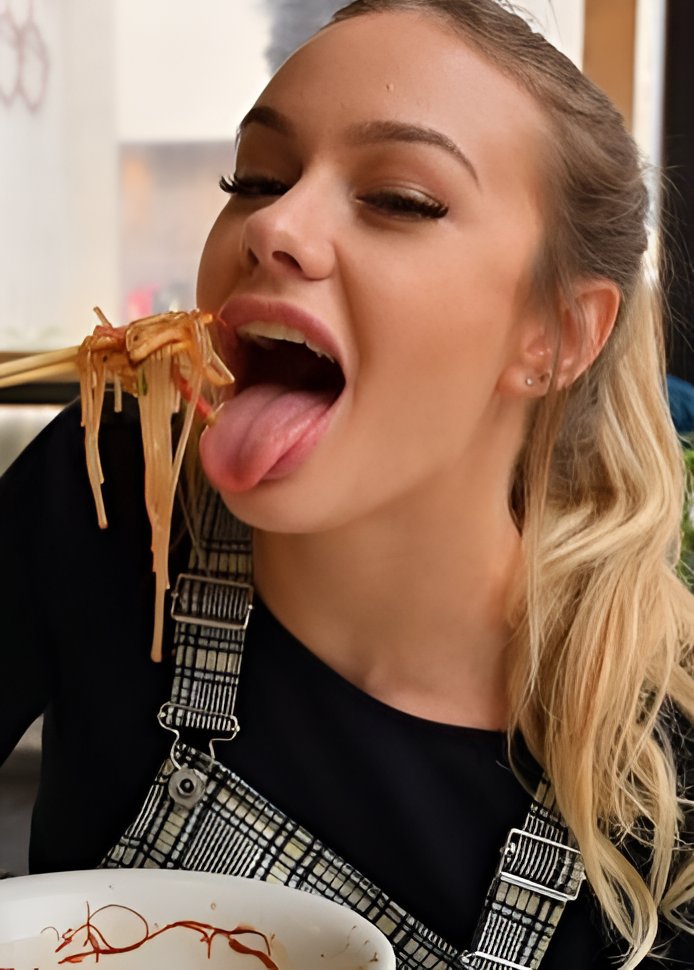 Саша привлекальеная девушка из Макеевки цена от 2600 руб