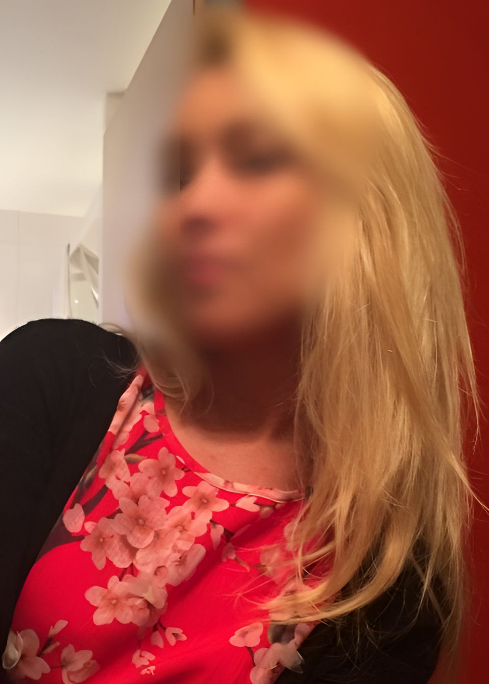 Венера привлекальеная девушка из Макеевки цена от 6000 руб