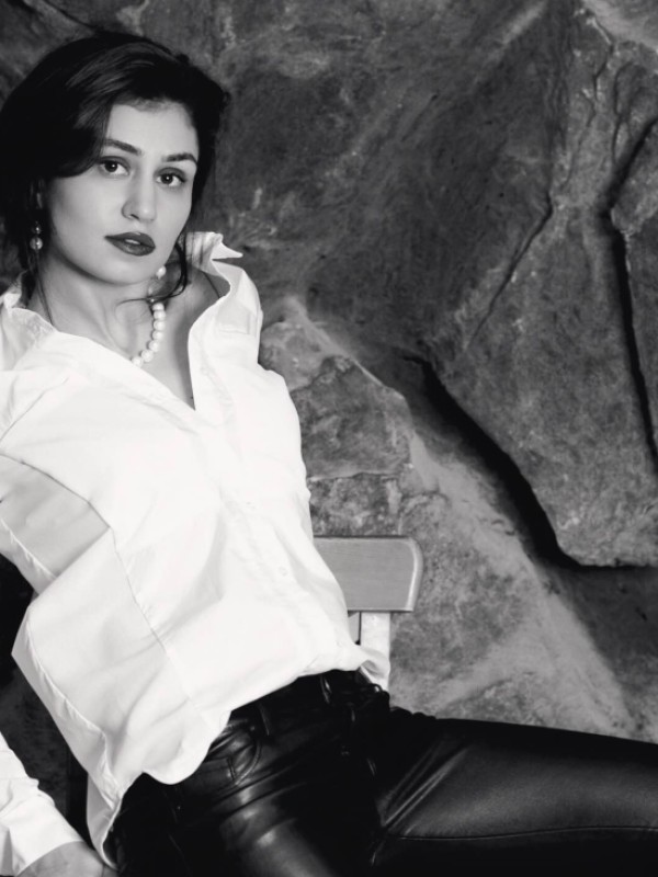 Оленька привлекательная девушка из Макеевки цена от 3500 руб