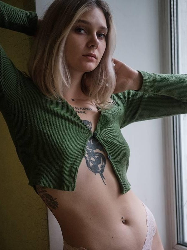 Елена привлекательная девушка из Макеевки цена от 4000 руб